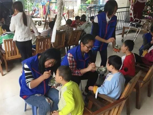 4 ־Ը����(w��)���(d��ng)���M(j��n)�����B�Ӛ��σ�ͯ���Ļ��(d��ng)1_����.jpg